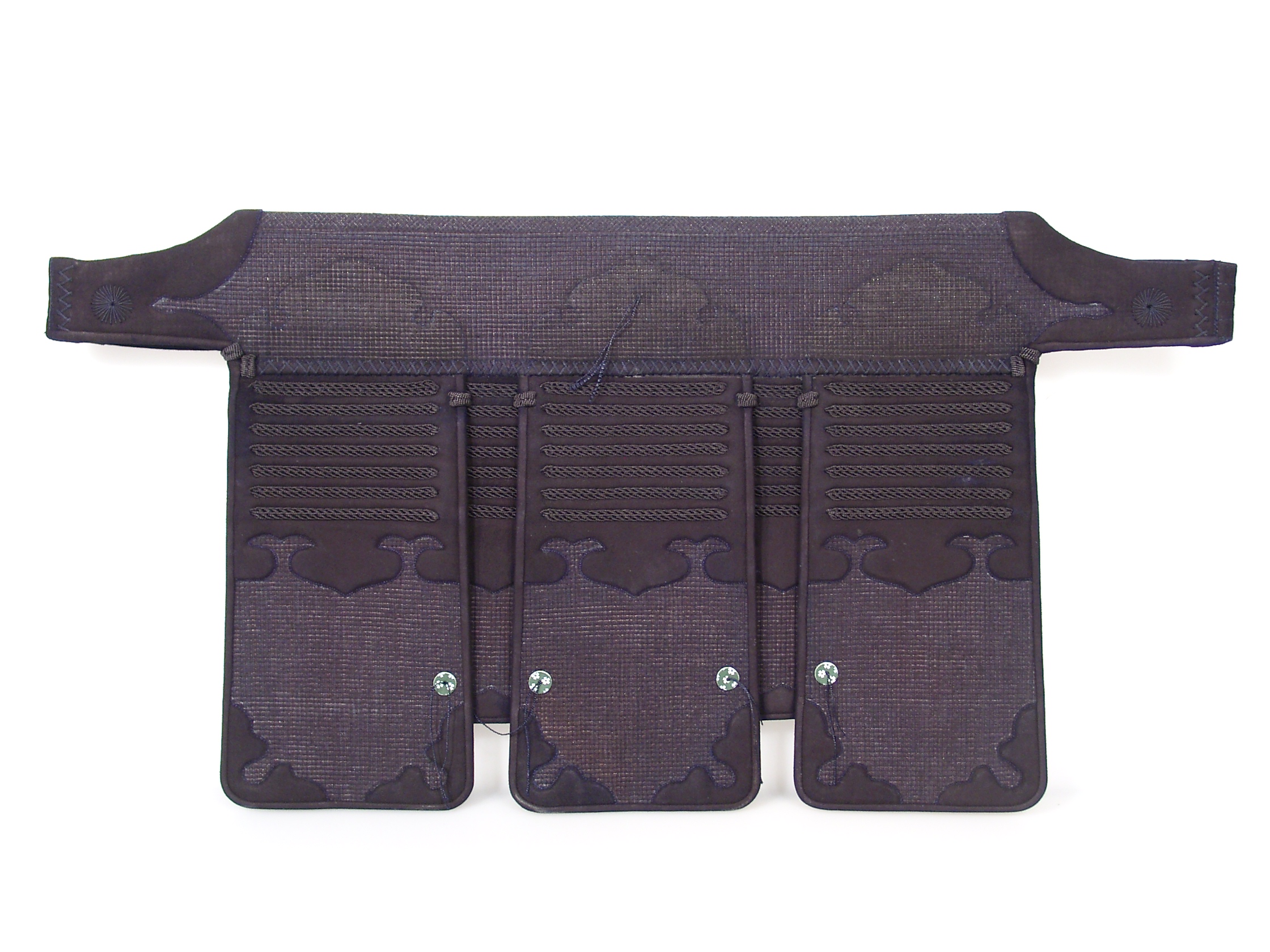 Komplettansicht 1.0bu Kendo Tare - Unterleibschutz einer Kendo-Ruestung